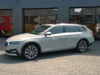 Gebraucht Skoda Octavia Scout 4x4 200 PS (147 kW) 2021 Grau Kombi