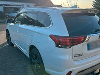 Gebraucht Mitsubishi Outlander P-HEV Top 224 PS (164 kW) 2019 Weiß SUV