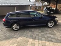 Gebraucht VW Passat Trendline 150 PS (110 kW) 2017 Blau Kombi