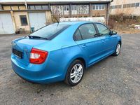 Gebraucht Skoda Rapid Ambition 105 PS (77 kW) 2013 Blau Limousine