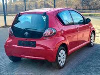 Gebraucht Toyota Aygo Cool 68 PS (50 kW) 2013 Rot Kleinwagen