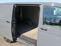Używany VW Transporter 110 KM (80 kW) 2022 Szary Van