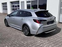 Gebraucht Toyota Corolla Team 184 PS (135 kW) 2022 Shimmering silver metallic Limousine