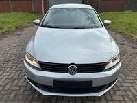 Gebraucht VW Jetta 105 PS (77 kW) 2012 Grau Limousine