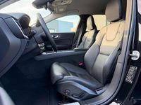 Gebraucht Volvo V60 Plus 197 PS (144 kW) 2025 Schwarz Kombi