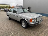 Gebraucht Mercedes E280 185 PS (136 kW) 1981 Silber Limousine
