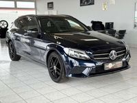 Gebraucht Mercedes C300 Avantgarde 245 PS (180 kW) 2018 Blau Kombi