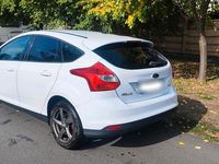 Gebraucht Ford Focus 125 PS (91 kW) 2014 Weiß Limousine