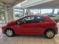 Gebraucht Peugeot 207 Tendance 73 PS (53 kW) 2011 Rot Kleinwagen