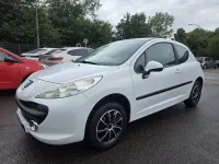 Gebraucht Peugeot 207 Urban Move 73 PS (53 kW) 2009 Blanc banquise Kleinwagen