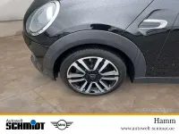 Gebraucht Mini ONE 102 PS (75 kW) 2018 Midnight black metallic Kleinwagen