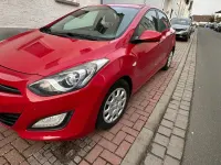 Gebraucht Hyundai i30 100 PS (73 kW) 2012 Rot Limousine