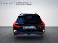 Gebraucht Volvo V60 Core 197 PS (144 kW) 2022 Black solid stone / solid Kombi