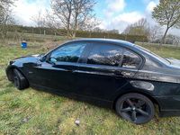 Gebraucht BMW 320 149 PS (109 kW) 2007 Schwarz Limousine
