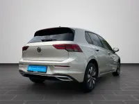 Gebraucht VW Golf VIII Move 116 PS (85 kW) 2024 Ivory silver metallic (metallic) Limousine