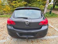 Gebraucht Opel Astra 101 PS (74 kW) 2010 Grau Kombi