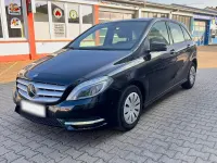 Gebraucht Mercedes B180 109 PS (80 kW) 2013 Schwarz Kleinwagen