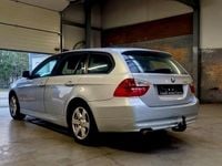 Gebraucht BMW 320 150 PS (110 kW) 2007 Silber Kombi