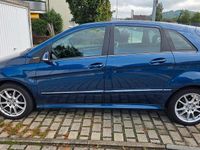 Gebraucht Mercedes B180 116 PS (85 kW) 2012 Blau Van / Kleinbus