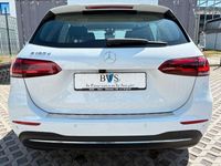 Gebraucht Mercedes B180 116 PS (85 kW) 2019 Weiß Kleinwagen