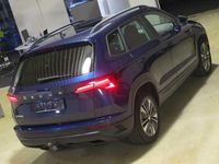 Gebraucht Skoda Karoq Ambition 150 PS (110 kW) 2022 Lava blue (metallic) SUV
