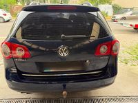 Gebraucht VW Passat 140 PS (102 kW) 2006 Blau Kombi