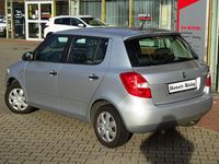 Gebraucht Skoda Fabia Active 60 PS (44 kW) 2012 Silber Limousine