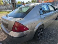 Używany Ford Mondeo Ghia 145 KM (106 kW) 2002 Beżowy Sedan/Limuzyna