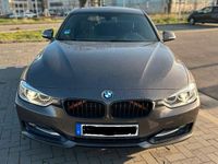 Gebraucht BMW 318 143 PS (105 kW) 2015 Braun Kombi