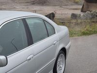 Second-hand BMW 525 192 CP (141 kW) 2001 Albastru Berlinǎ