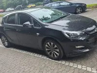 Gebraucht Opel Astra 120 PS (88 kW) 2012 Schwarz Kleinwagen