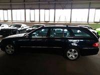 Gebraucht Mercedes E270 Avantgarde 177 PS (130 kW) 2003 Blau metallic Kombi