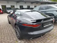 Gebraucht Jaguar F-Type R-Dynamic 300 PS (220 kW) 2021 Santorini black metallic santorini black metallic Coupé
