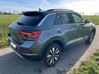 Gebraucht VW T-Roc Move 150 PS (110 kW) 2023 Grau SUV