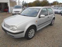 Gebraucht VW Golf IV Basis 101 PS (74 kW) 1998 Silber metallic Limousine