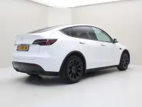 Usado Tesla Model Y Standard Range 250 kW (341 CV) 2022 Blanco SUV
