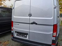 Gebraucht VW Crafter Trendline 140 PS (102 kW) 2022 Silber Van