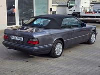 Gebraucht Mercedes E220 150 PS (110 kW) 1996 Grau Cabrio