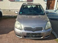 Gebraucht Toyota Yaris Sol 87 PS (63 kW) 2004 Silber Kleinwagen