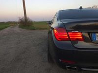 Gebraucht BMW 740 Sport Line 306 PS (225 kW) 2010 Grau Limousine