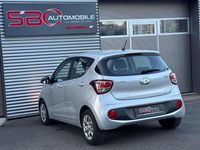 Gebraucht Hyundai i10 Trend 67 PS (49 kW) 2019 Silber Kleinwagen