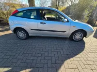 Brugt Ford Focus 74 HK (54 kW) 2004 Sølv Hatchback