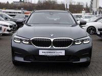 Gebraucht BMW 330e Advantage 292 PS (214 kW) 2021 Grau Kombi