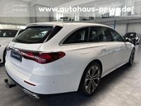 Usado Mercedes E300 Advanced Plus 313 HP (230 kW) 2025 Branco Carrinha