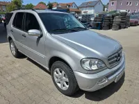 Gebraucht Mercedes ML270 163 PS (119 kW) 2002 Silber SUV