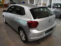 Gebraucht VW Polo Highline 95 PS (69 kW) 2019 Silber Kleinwagen