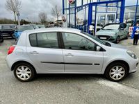 Gebraucht Renault Clio II 75 PS (55 kW) 2005 Silber Kleinwagen