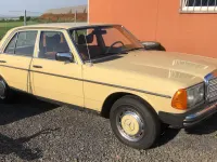 Gebraucht Mercedes 240 68 PS (50 kW) 1977 Gelb Limousine