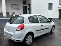 Gebraucht Renault Clio II 75 PS (55 kW) 2011 Weiß Limousine