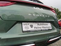 Neu Kia ProCeed GT-Line 140 PS (102 kW) 2025 Experience green metallic Kleinwagen